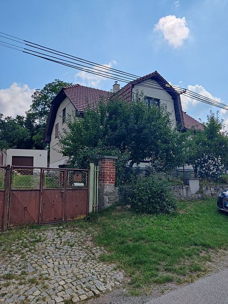 Likvidace červotoče a tesaříka v rodinném domě v Soběslavi